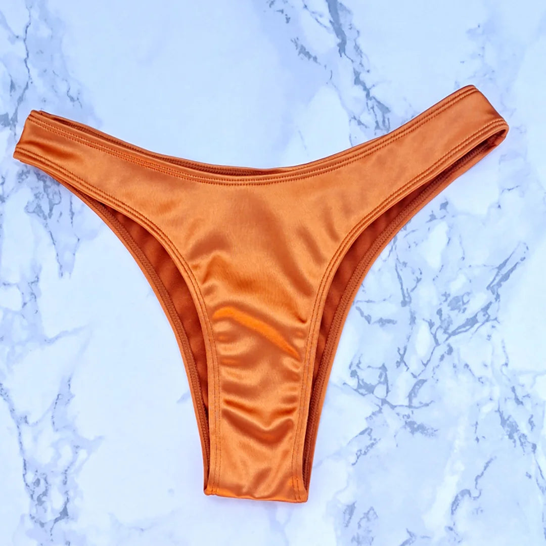 Bandeau Bikini 2025 – zeitlos, sexy & in 13 stylischen Farben