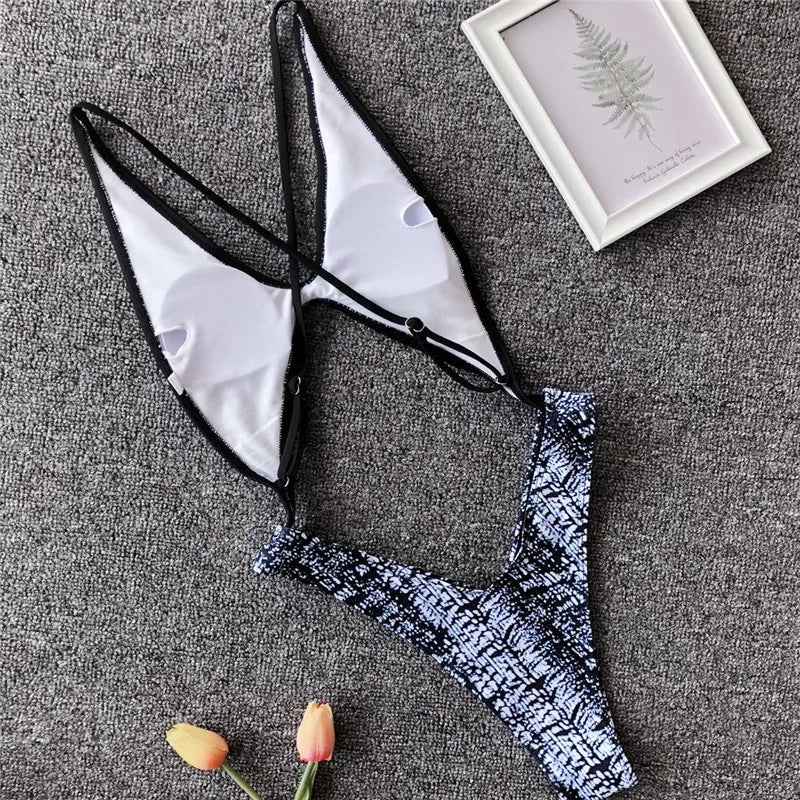 Bauch-Cut-Out Monokini – sexy Silhouette & modernes Design