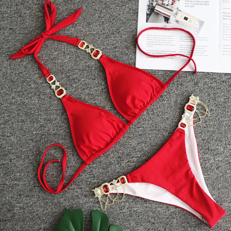 Strass & Ketten Bikini – sexy, glamourös & absolut im Trend