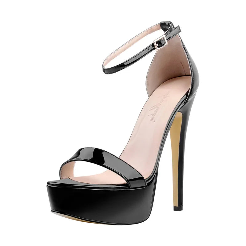 Hot & glossy – diese Sandalen lassen dich strahlen ✨