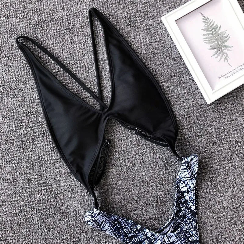 Bauch-Cut-Out Monokini – sexy Silhouette & modernes Design