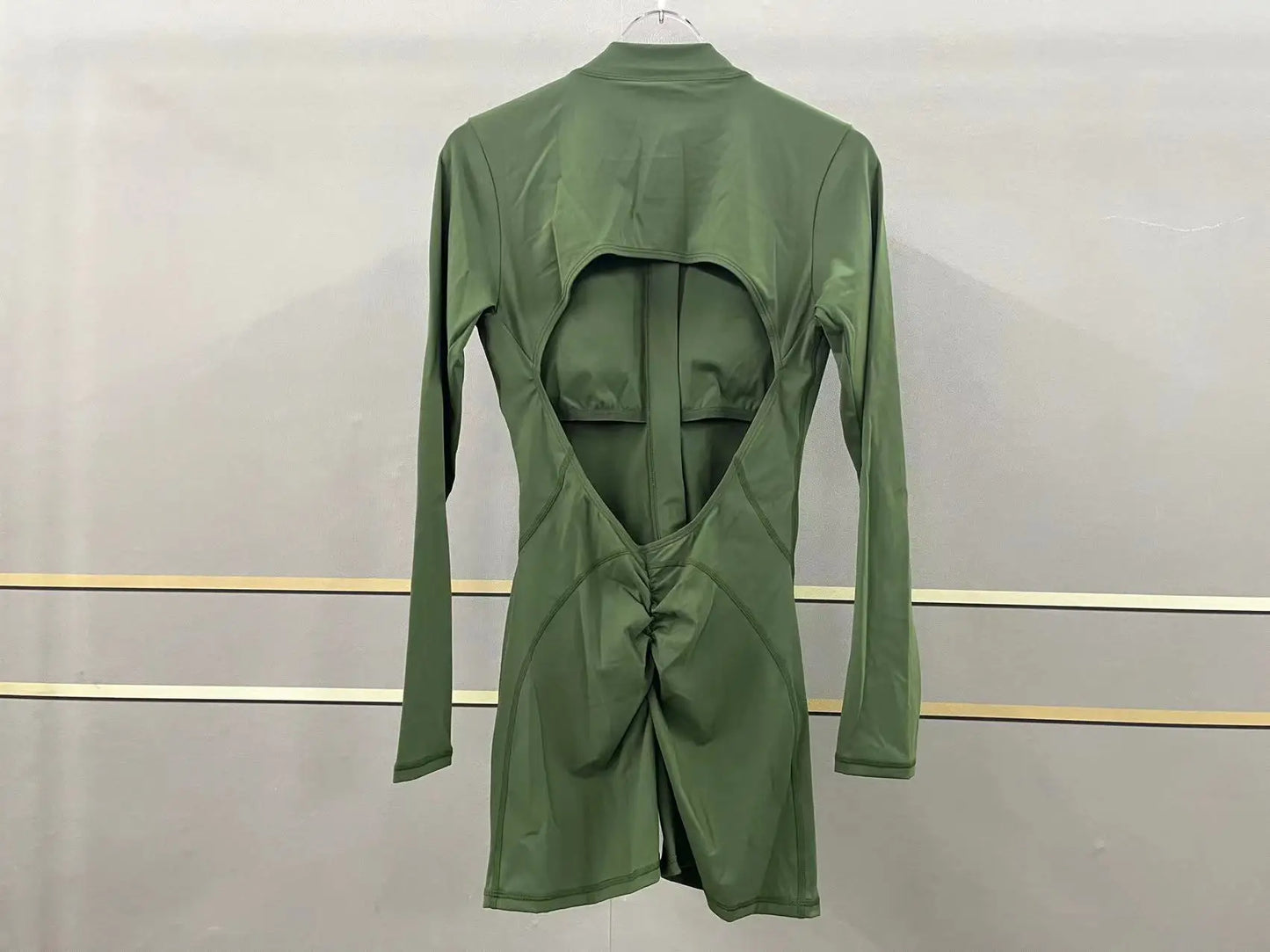 V-Rücken Scrunch Sport-Jumpsuit – Perfekte Kombination aus Style & Performance