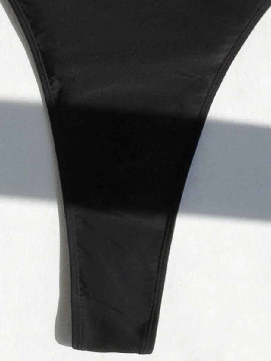 Rückenfreier Monokini – mutig, minimal & absolut im Trend