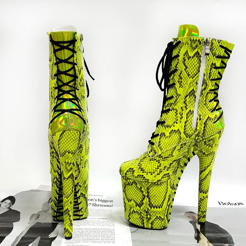 Shiny Shock Boots – Fetish Glam in deiner Farbe