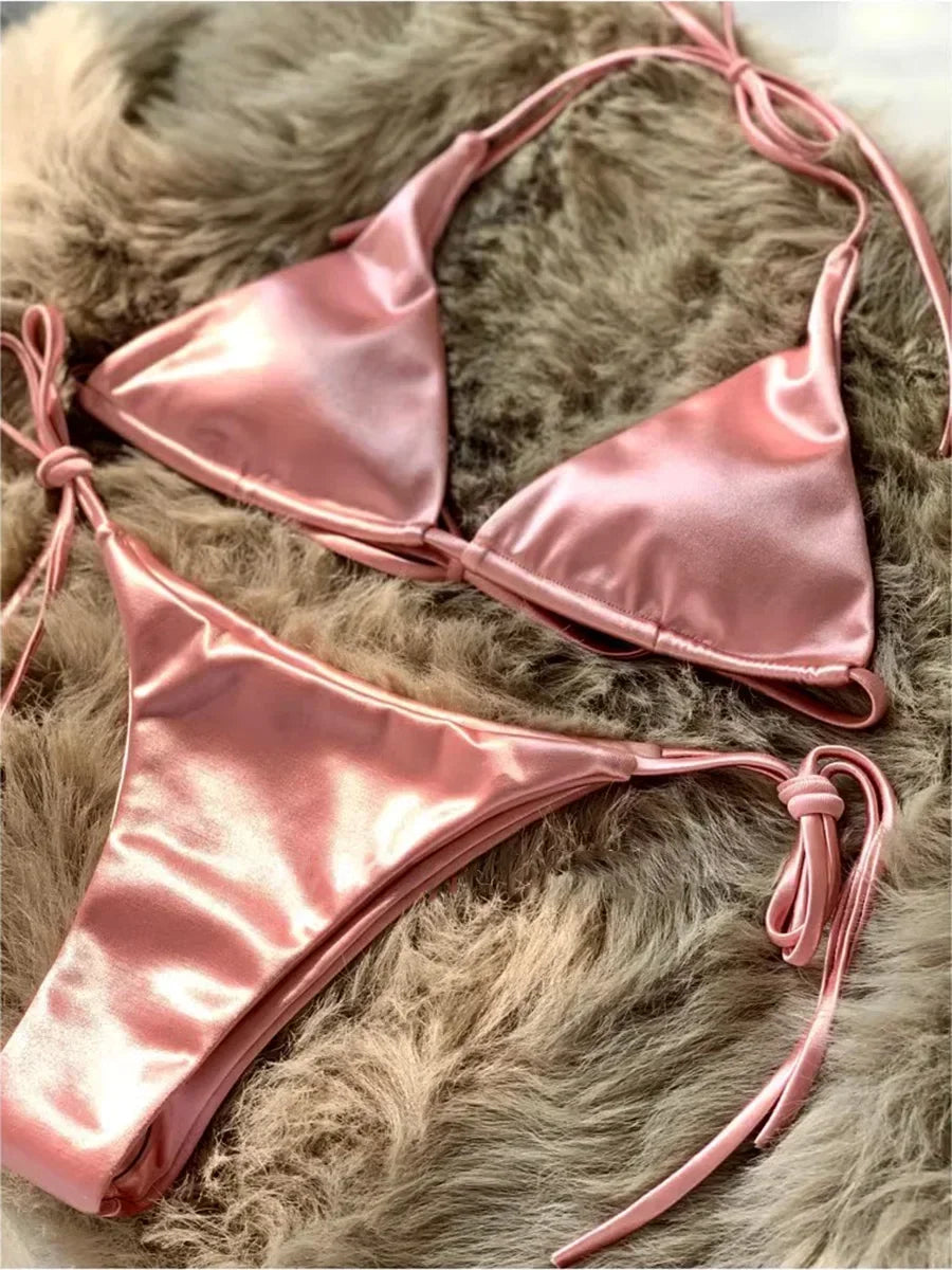 Metallic Satin Bikini-Set – glänzender Look mit brasilianischem Flair