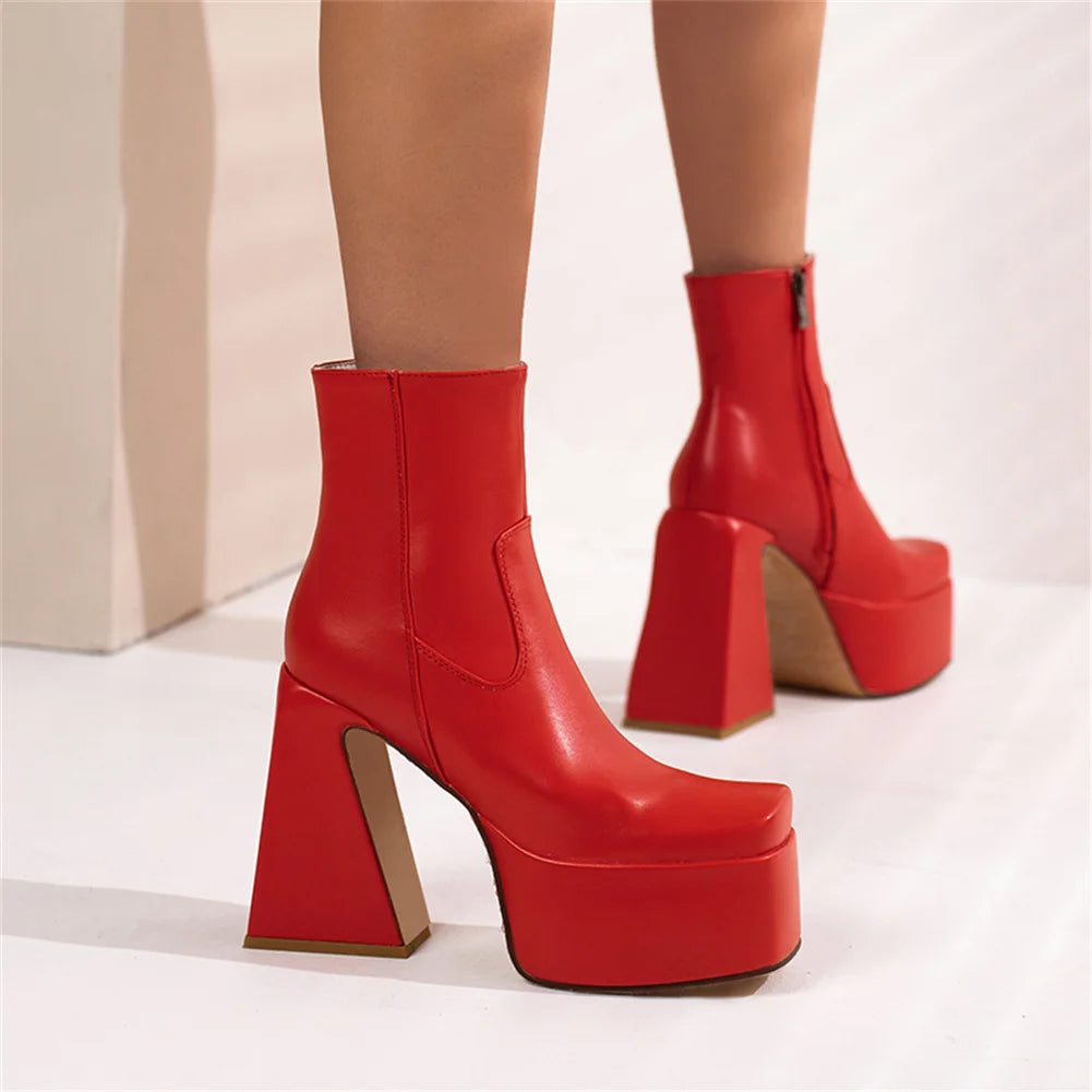 Platform Ankle Boots mit Zipper – Bold. Clean. Fashion-Statement.