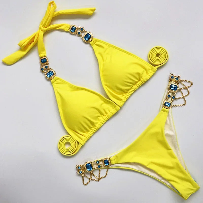 Strass & Ketten Bikini – sexy, glamourös & absolut im Trend