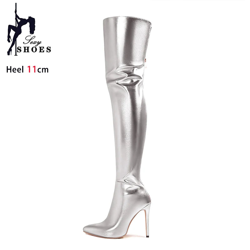 Oberschenkelhohe Stiefel mit spitzer Zehenpartie & Rückenzipper – Glanzvoll. Stark. Unvergesslich.