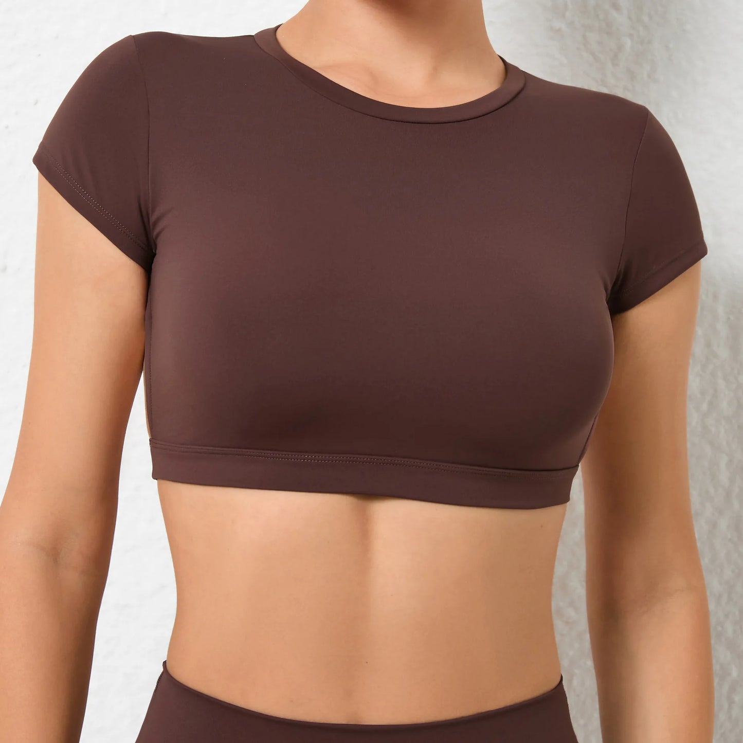 Sportliches Gym Crop-Top – Atmungsaktiv & Rückenfrei für dein Workout