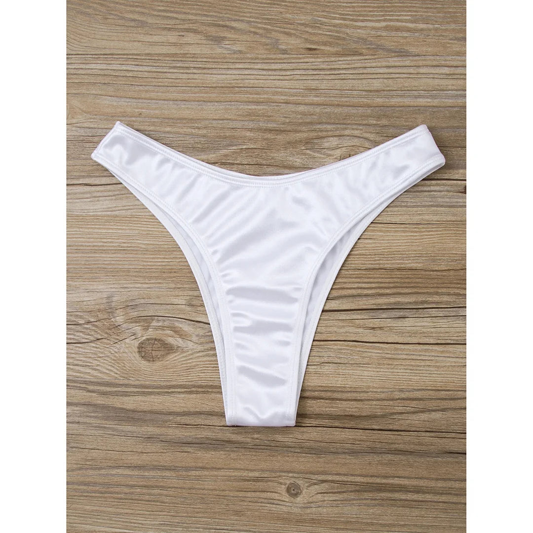 Bandeau Bikini 2025 – zeitlos, sexy & in 13 stylischen Farben