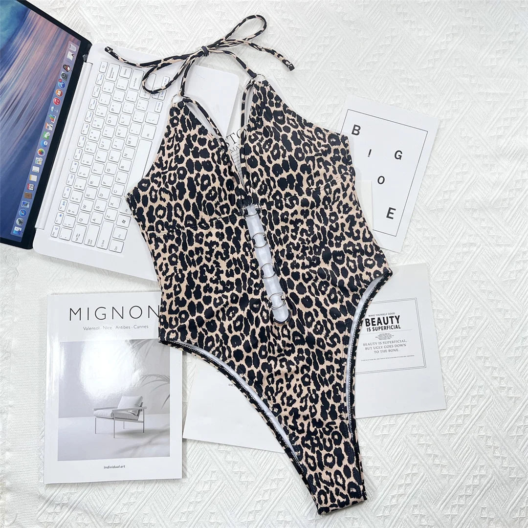 Cut-Out Monokini mit Metallringen – sexy, auffällig & ideal für deinen Sommer-Style