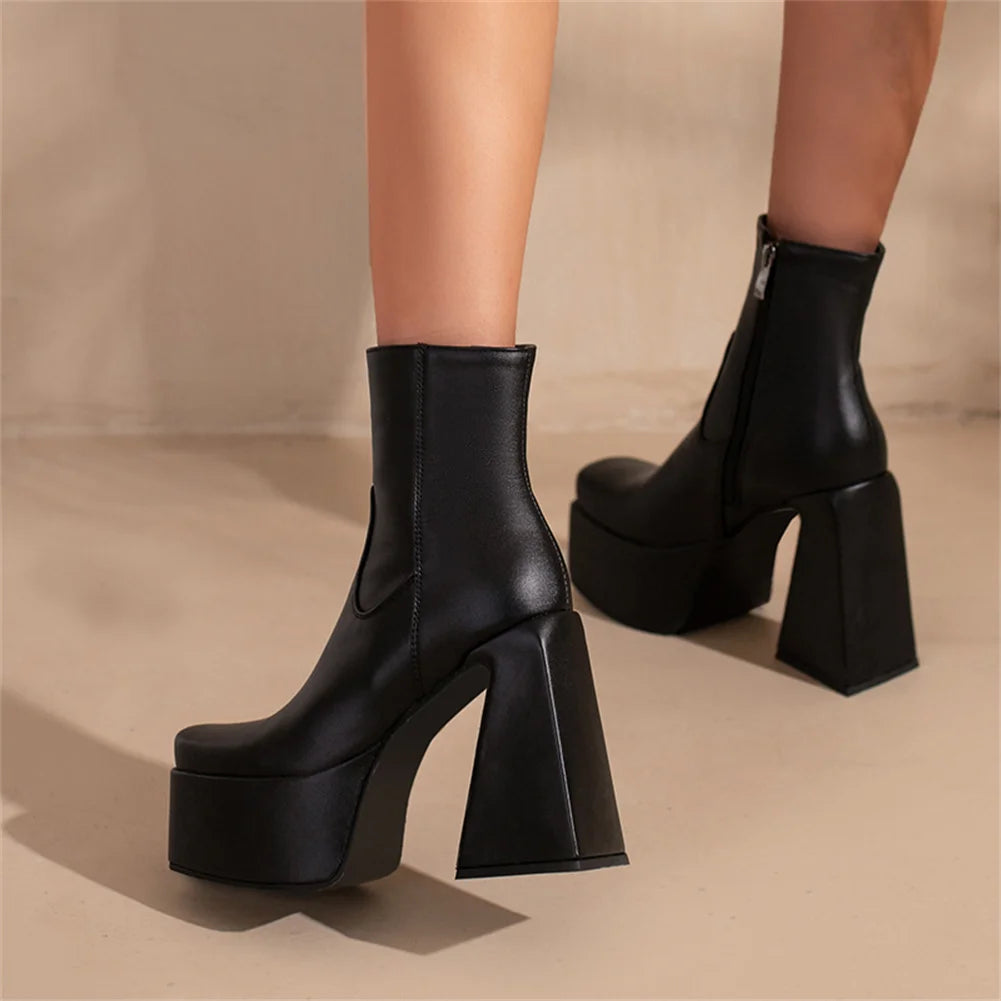 Platform Ankle Boots mit Zipper – Bold. Clean. Fashion-Statement.