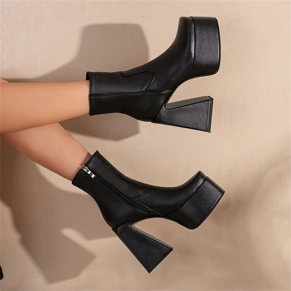 Platform Ankle Boots mit Zipper – Bold. Clean. Fashion-Statement.