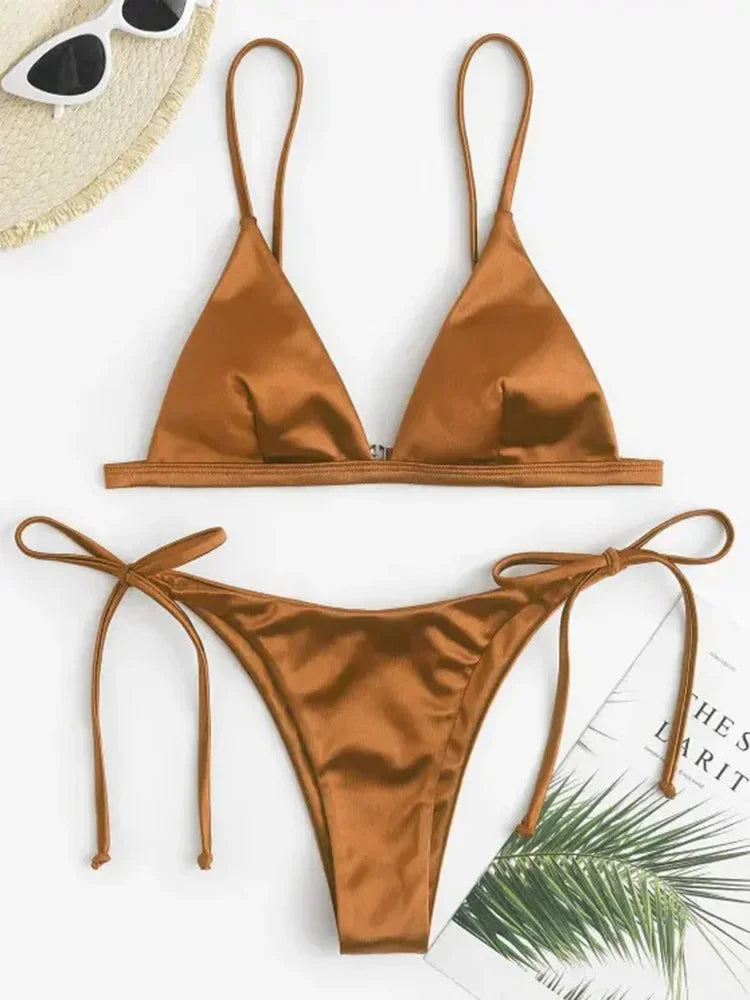 Metallic Satin Bikini-Set – glänzender Style mit brasilianischem Cut