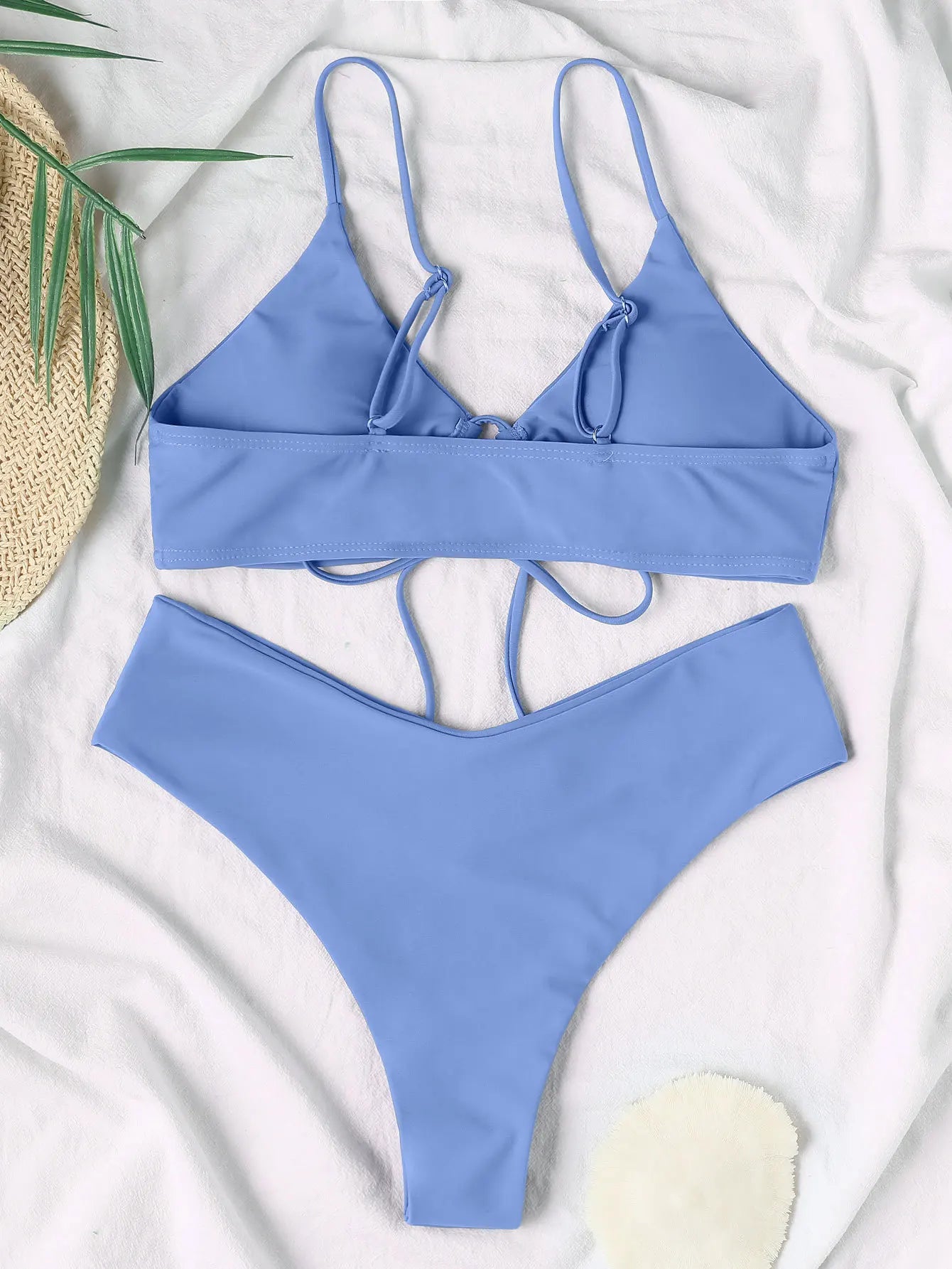Schnür-Bikini – schlicht, elastisch & verführerisch feminin
