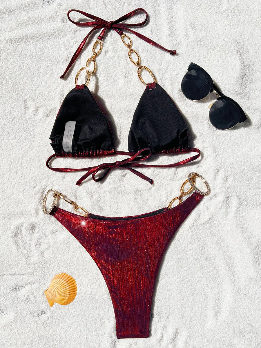 Glitzer-Bikini mit Metallketten – edel, sexy & ready für deinen Summer-Glow