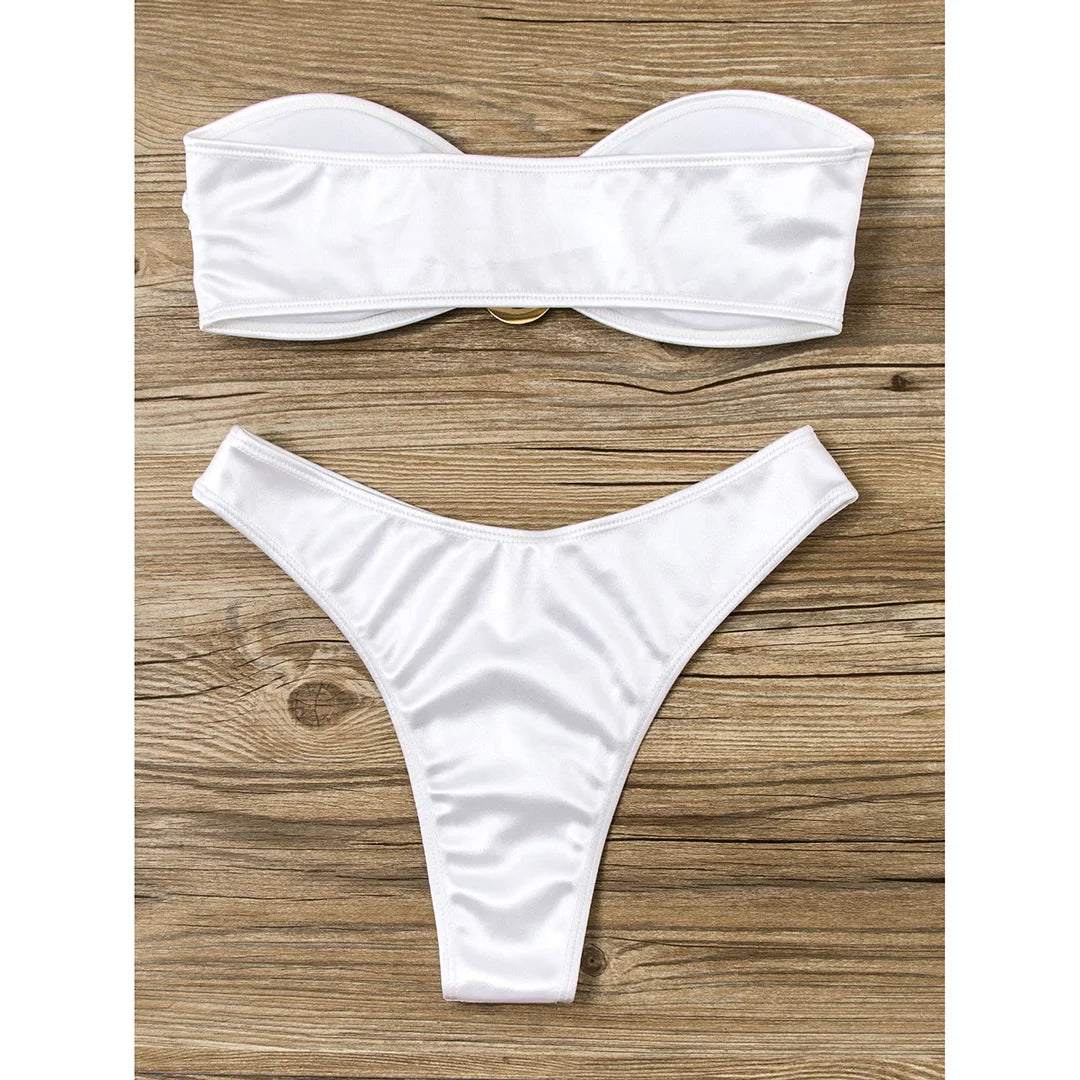 Bandeau Bikini 2025 – zeitlos, sexy & in 13 stylischen Farben