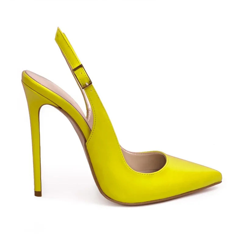 Slingback Elegance – Matte Power für starke Auftritte