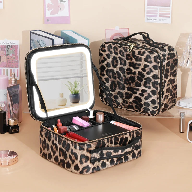 Make-up Tasche mit Spiegel & LED – dein Beauty-Moment im stylischen Leopard-Look!