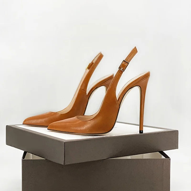 Slingback Elegance – Matte Power für starke Auftritte