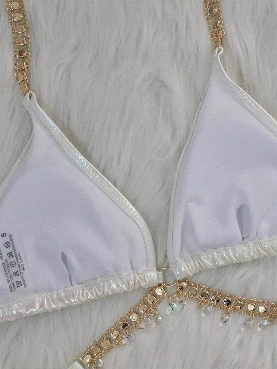 Bikini im Wet-Look mit Diamantdetails – auffällig, edgy & verführerisch