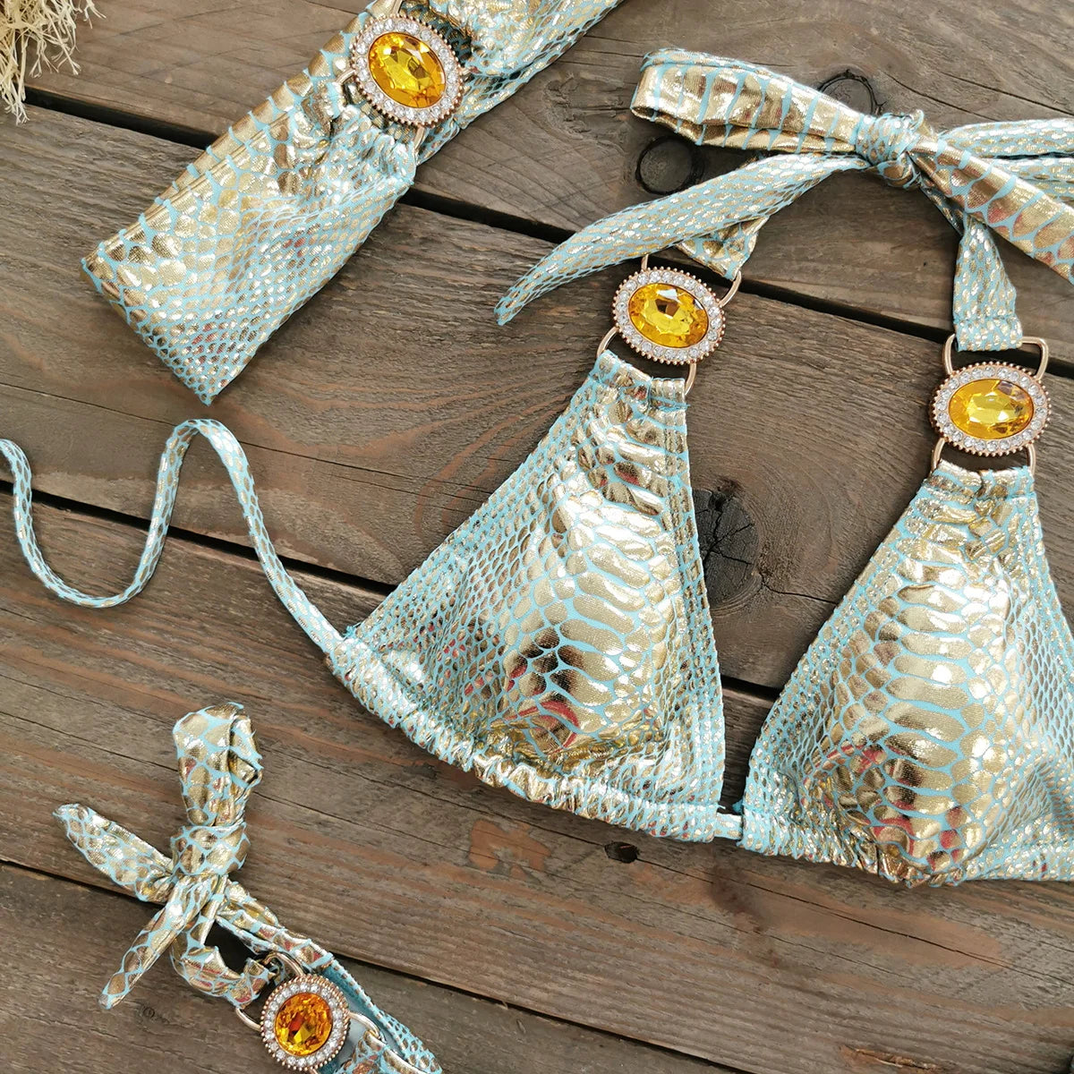 Edelstein-Bikini mit Neckholder – edel, sexy & perfekt für den Sommer