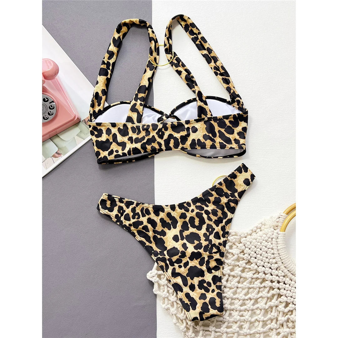 Bikini mit Metallringen – modern, sexy & perfekt für Sommerabenteuer