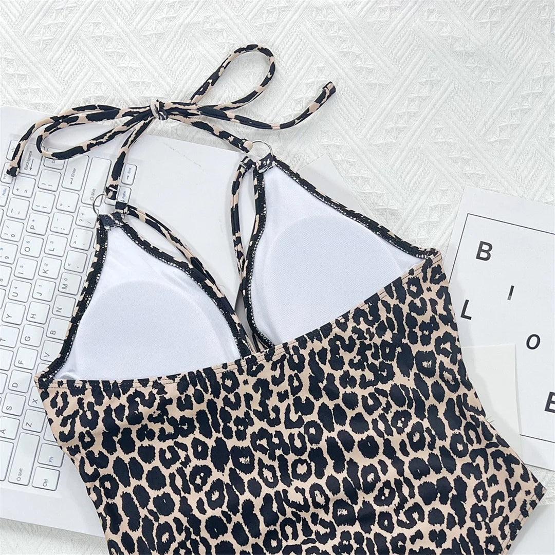 Cut-Out Monokini mit Metallringen – sexy, auffällig & ideal für deinen Sommer-Style
