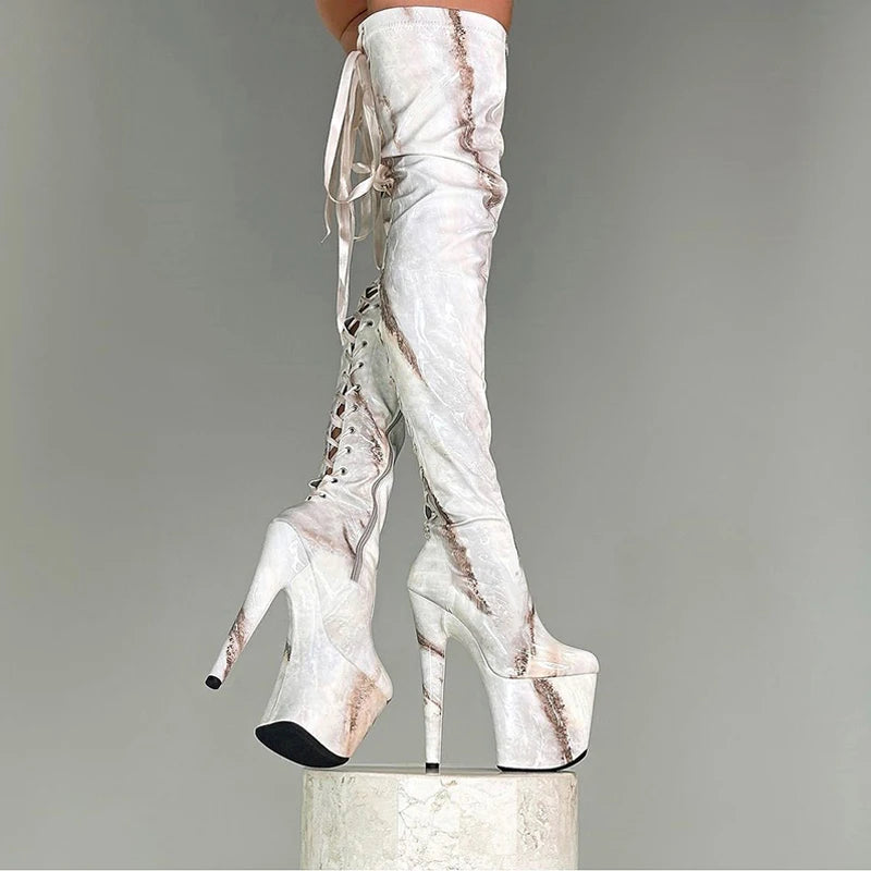 Lace-Up Overknees – Höhe, Haltung & pure Sinnlichkeit