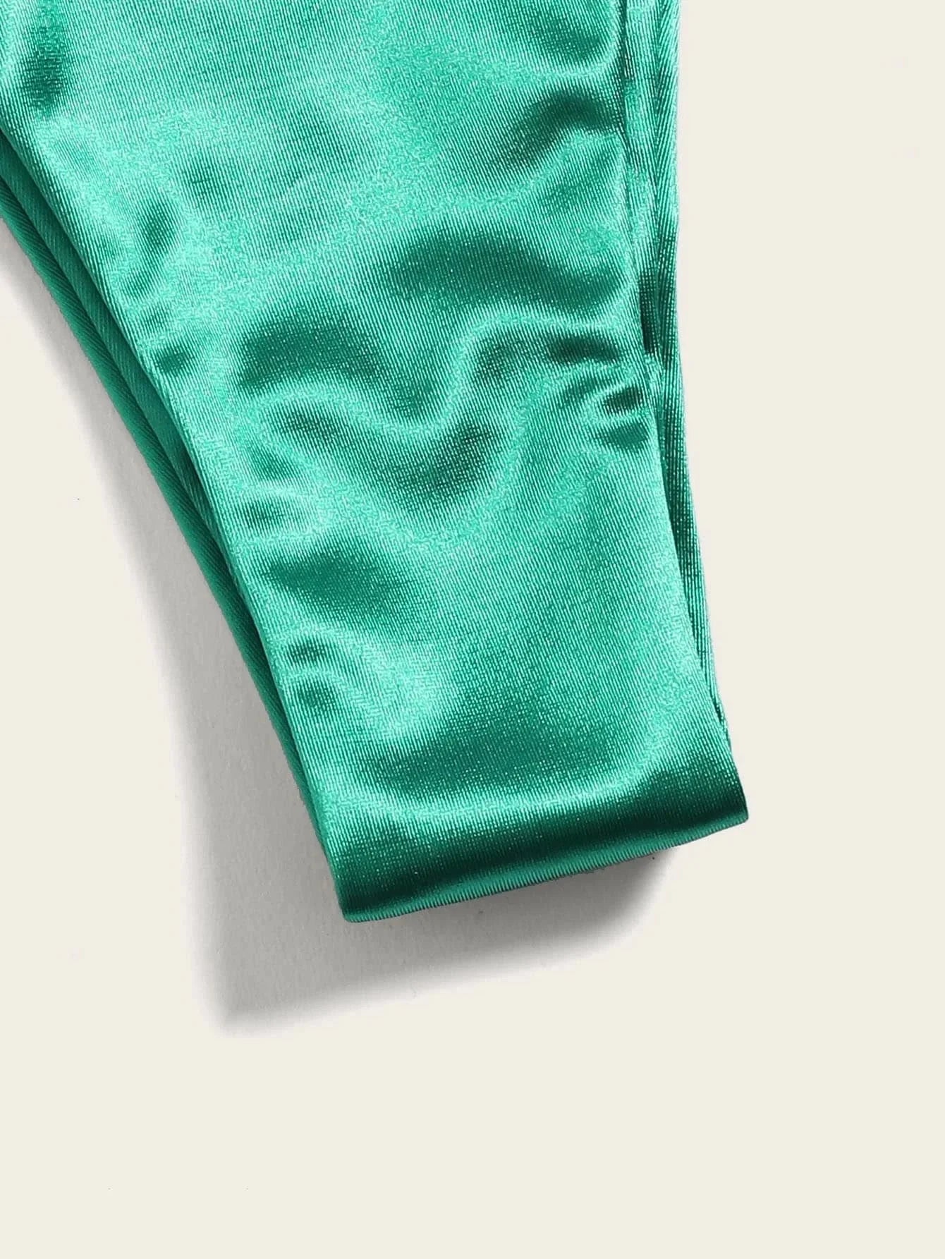 Satin Bikini-Set mit Halter – glänzend, sexy & brasilianisch inspiriert