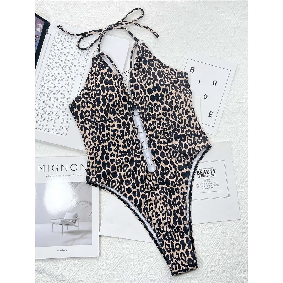 Cut-Out Monokini mit Metallringen – sexy, auffällig & ideal für deinen Sommer-Style