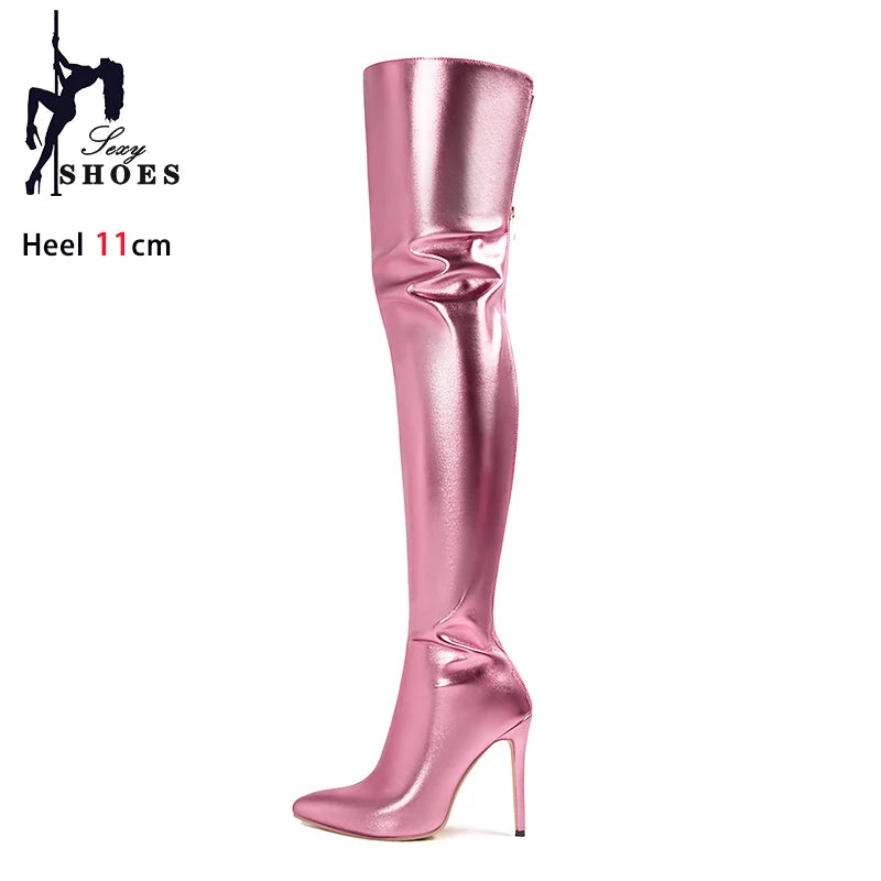 Oberschenkelhohe Stiefel mit spitzer Zehenpartie & Rückenzipper – Glanzvoll. Stark. Unvergesslich.