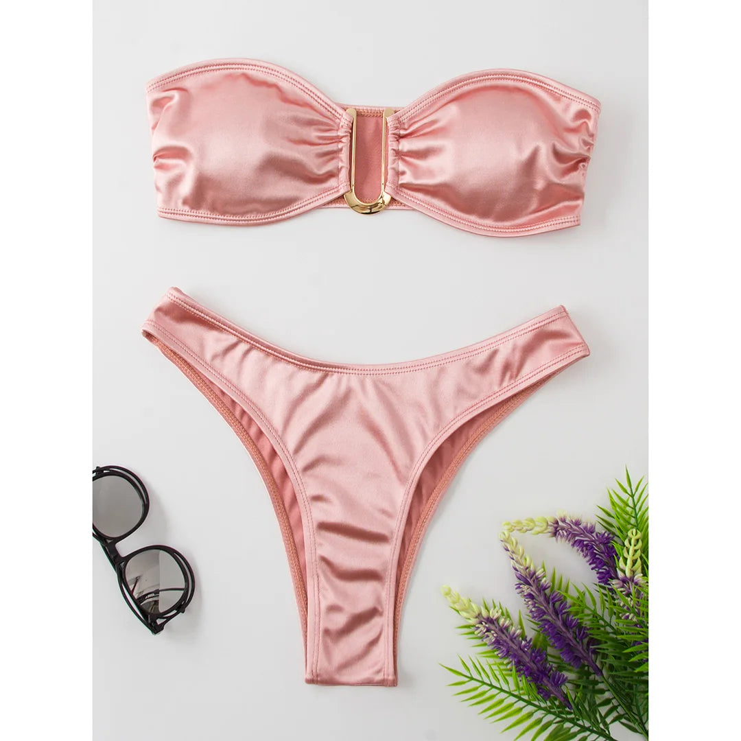 Bandeau Bikini 2025 – zeitlos, sexy & in 13 stylischen Farben