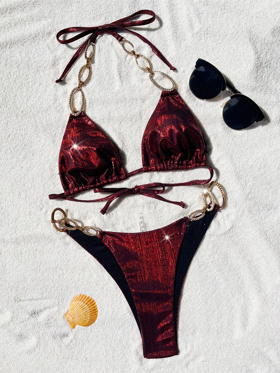 Glitzer-Bikini mit Metallketten – edel, sexy & ready für deinen Summer-Glow