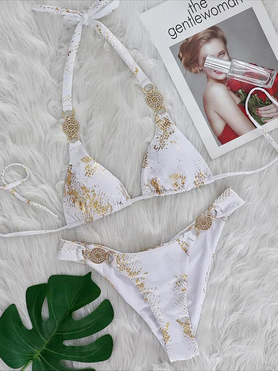 Snake Print Bikini – wild, glänzend & mit sexy High-Cut