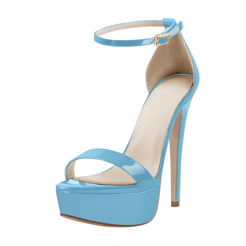 Hot & glossy – diese Sandalen lassen dich strahlen ✨