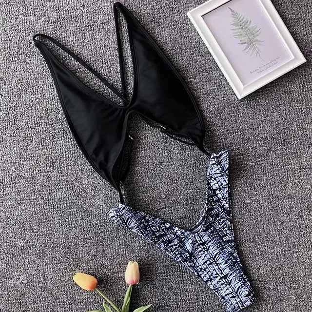 Bauch-Cut-Out Monokini – sexy Silhouette & modernes Design