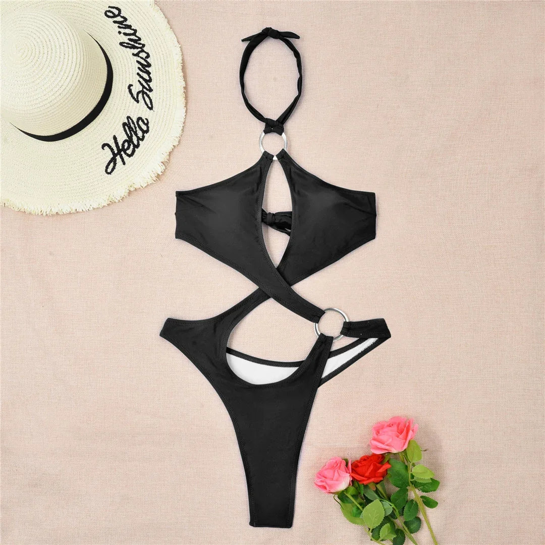 Cut-Out Monokini mit Ringen – modern, sexy & detailverliebt