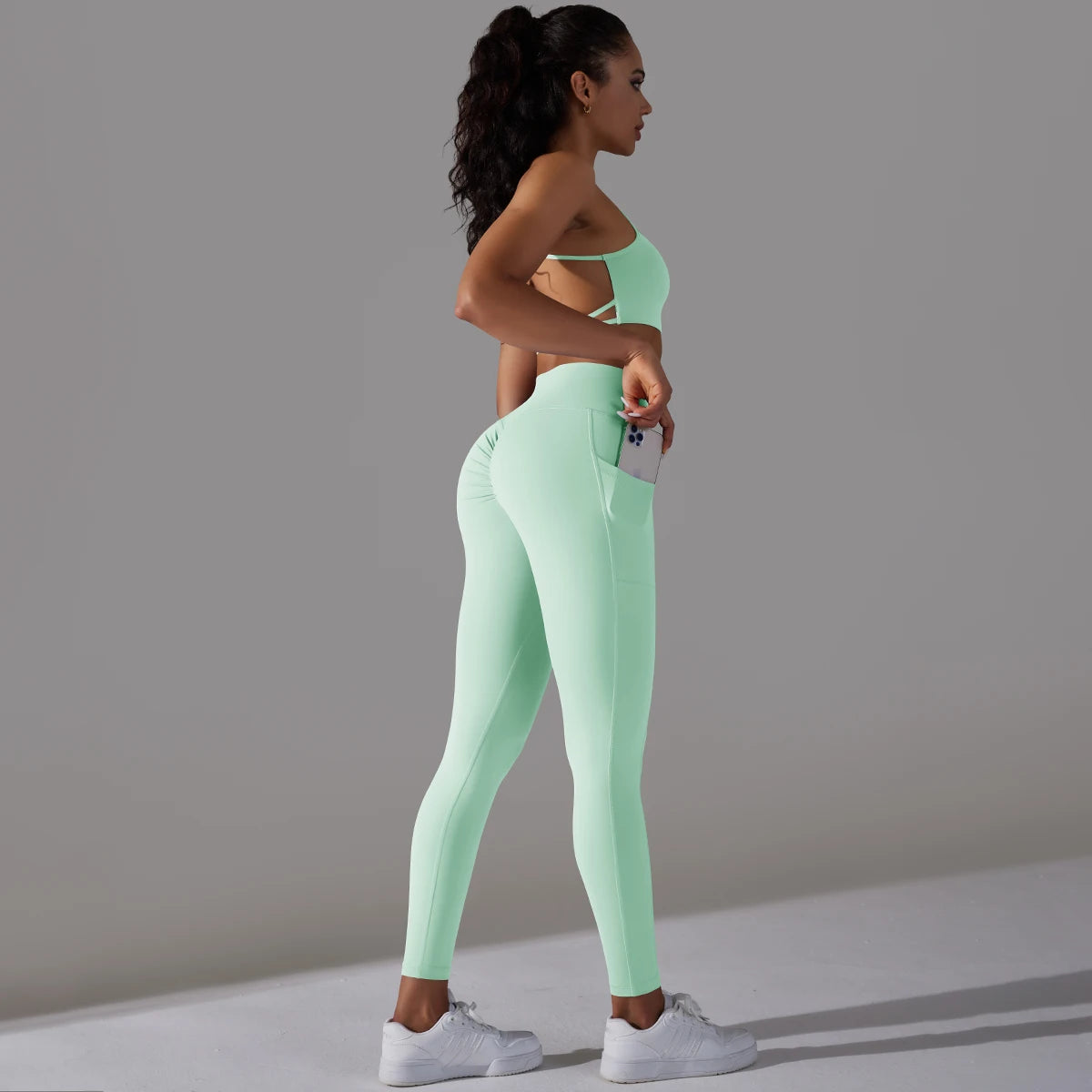 Stylisches Yoga-Set für Frauen – Perfekte Kombination aus Komfort & Eleganz