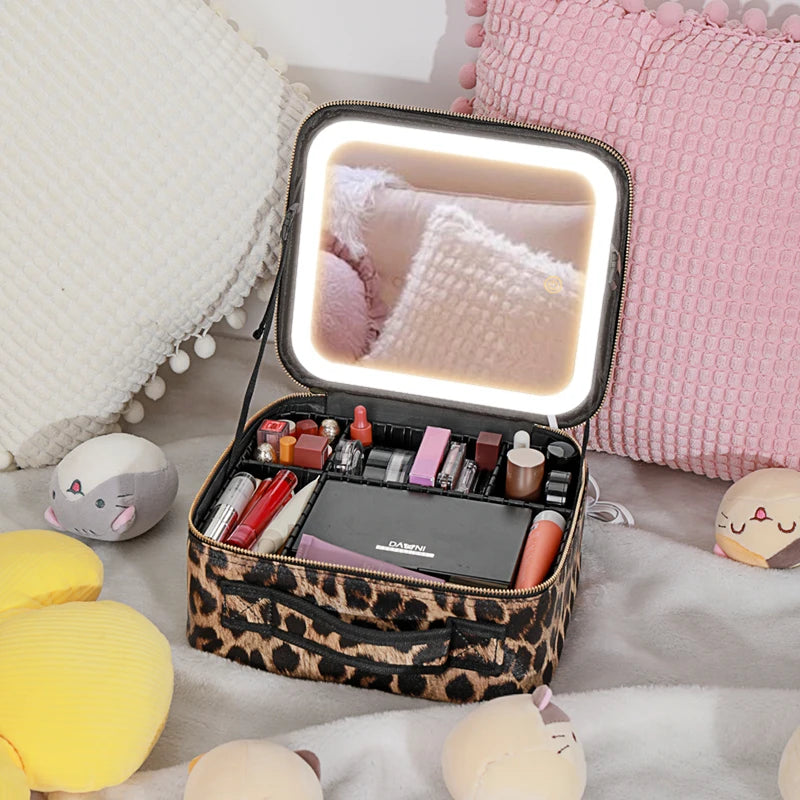 Make-up Tasche mit Spiegel & LED – dein Beauty-Moment im stylischen Leopard-Look!