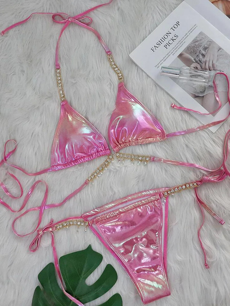 Bikini im Wet-Look mit Diamantdetails – auffällig, edgy & verführerisch