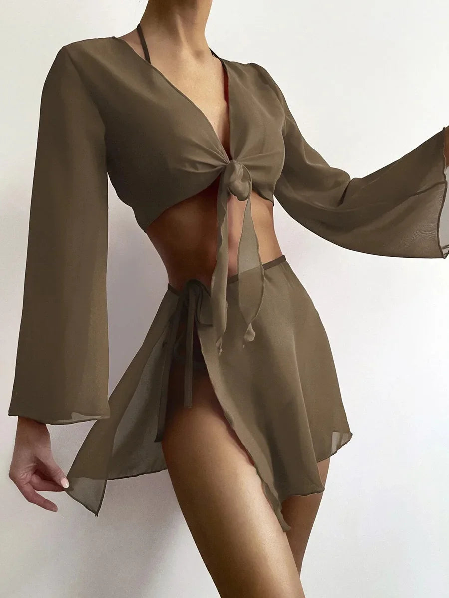 4-teiliges Bikini-Set mit Mesh-Sarong und Cover-Up – stylisch am Strand