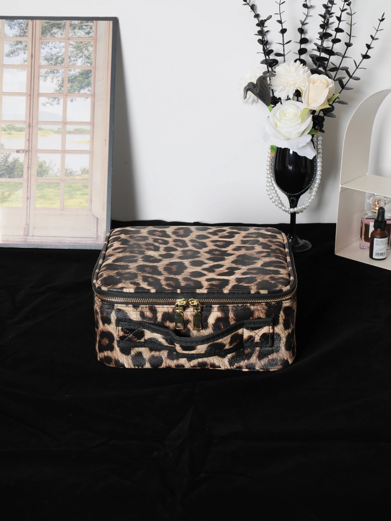 Make-up Tasche mit Spiegel & LED – dein Beauty-Moment im stylischen Leopard-Look!