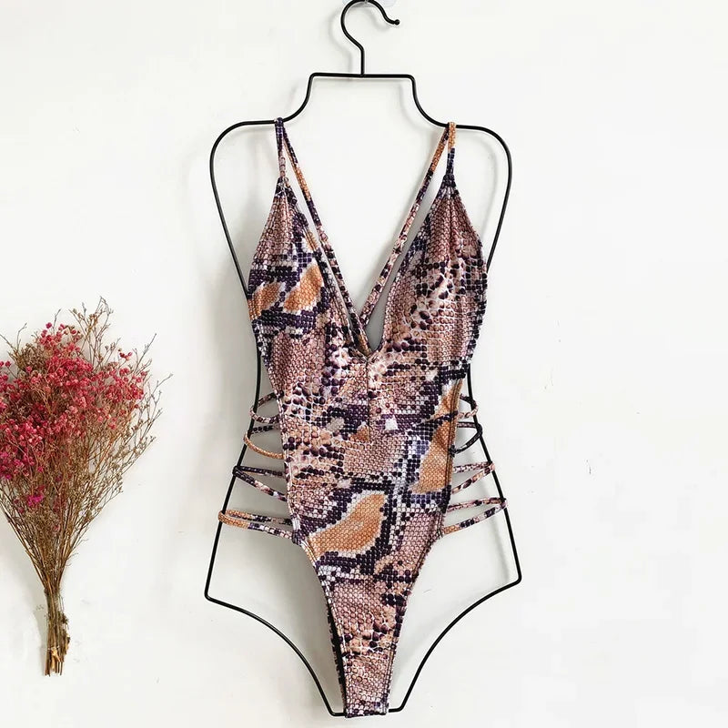 Schlangenprint Monokini – sexy, rückenfrei & mit wildem Charakter