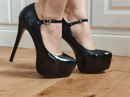 Mary Jane Vibes – Plattform-Pumps mit Stiletto & Riemchenschnalle