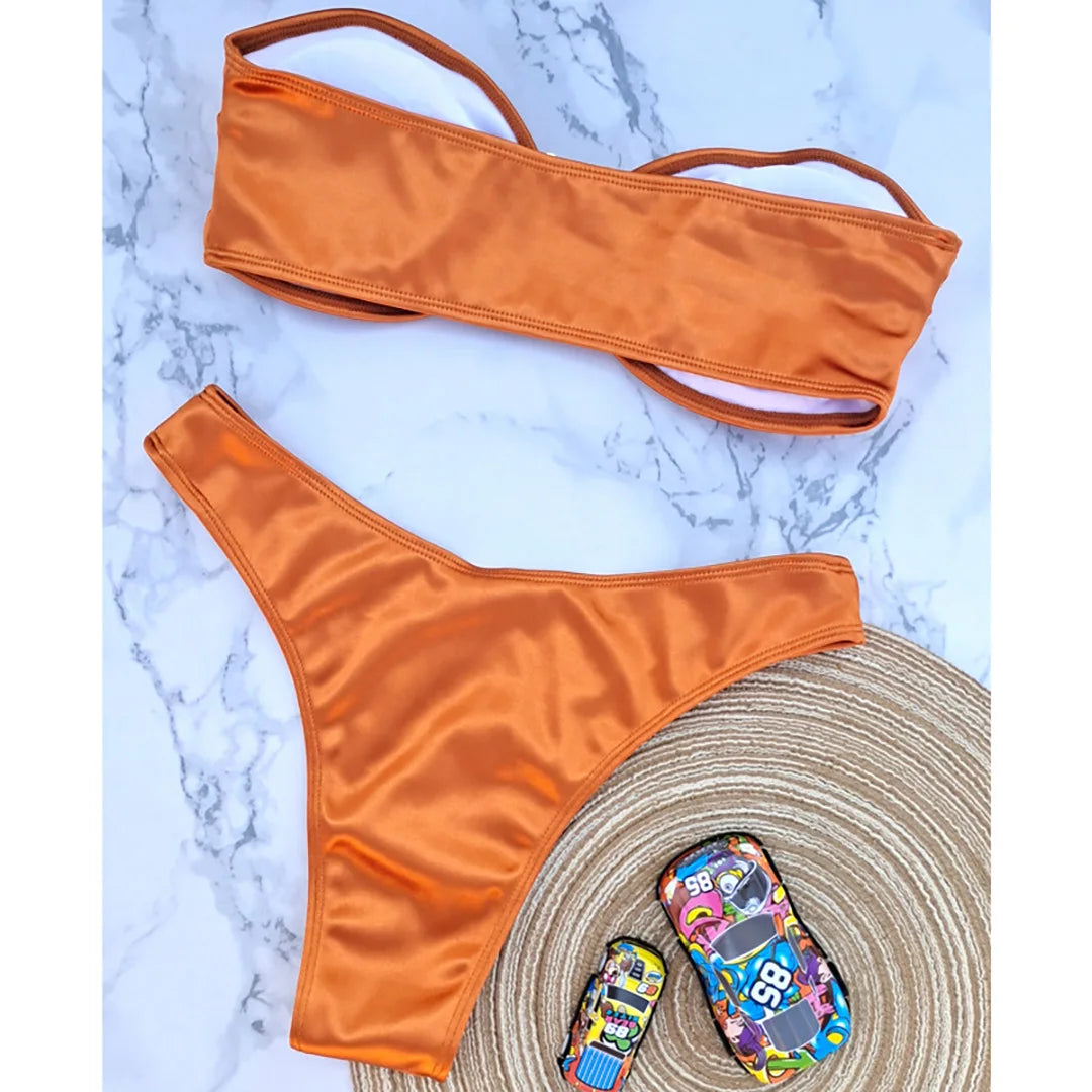 Bandeau Bikini 2025 – zeitlos, sexy & in 13 stylischen Farben