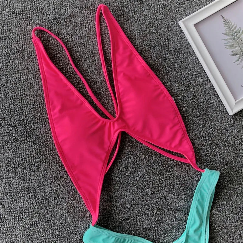 Bauch-Cut-Out Monokini – sexy Silhouette & modernes Design