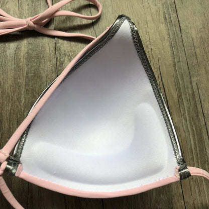 Gold-Print Bikini – edel, sexy & perfekt für sonnige Auftritte