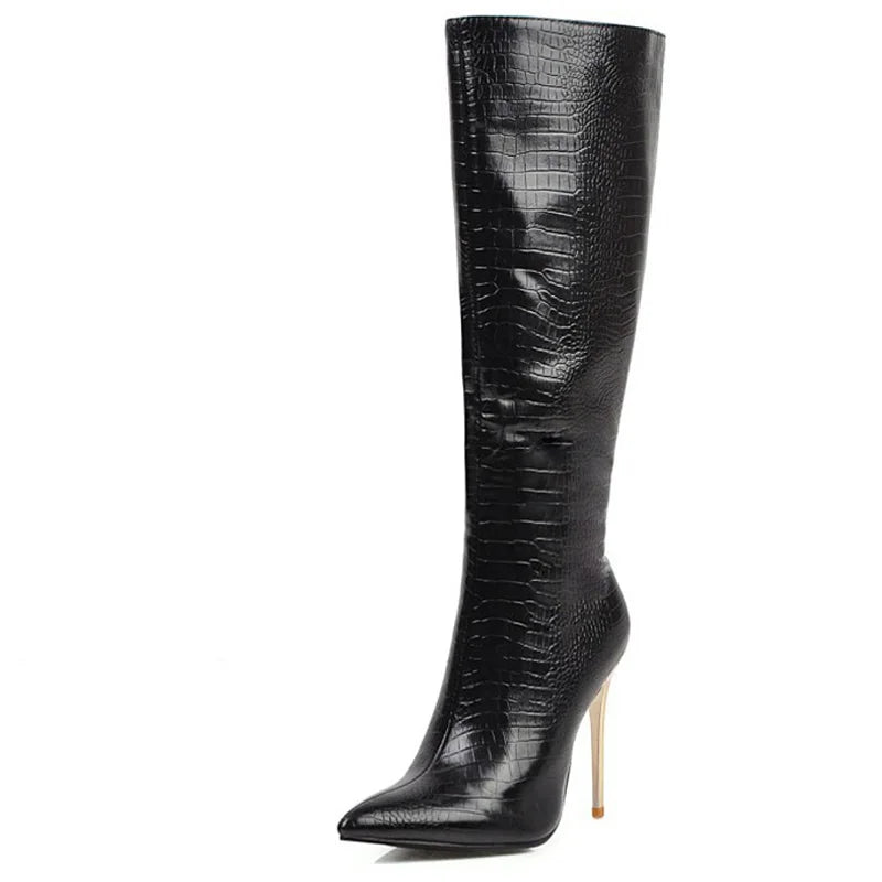 Kniehohe High Heels Stiefel in Schlangenleder- & Leoparden-Optik – Wild. Elegant. Unverkennbar.