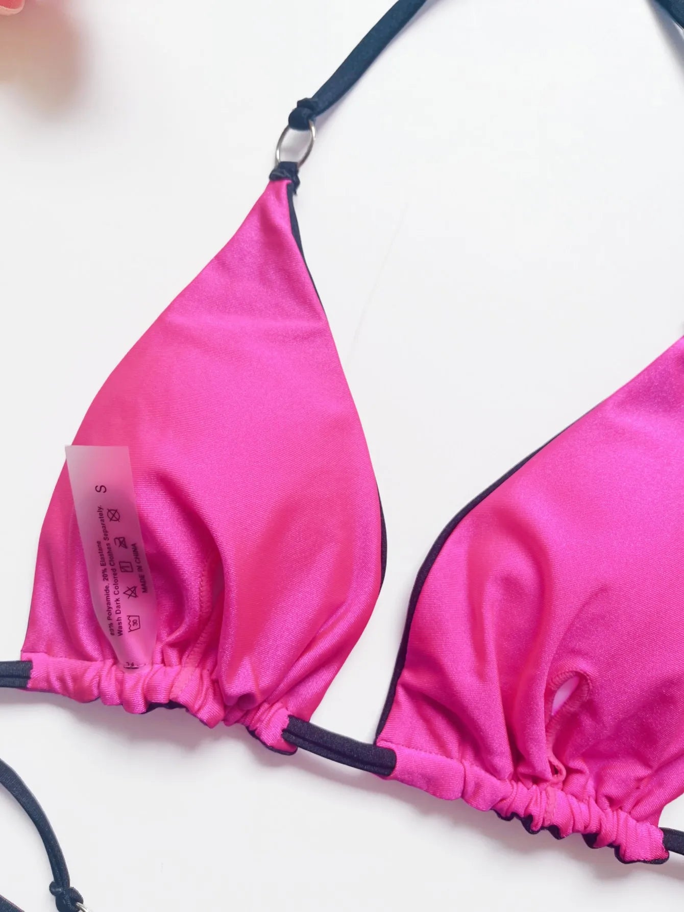 Schwarzes Bandeau Bikini-Set – klassisch, sexy & unverzichtbar für deinen Sommer